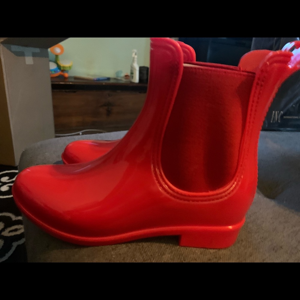 Women’s rain boots